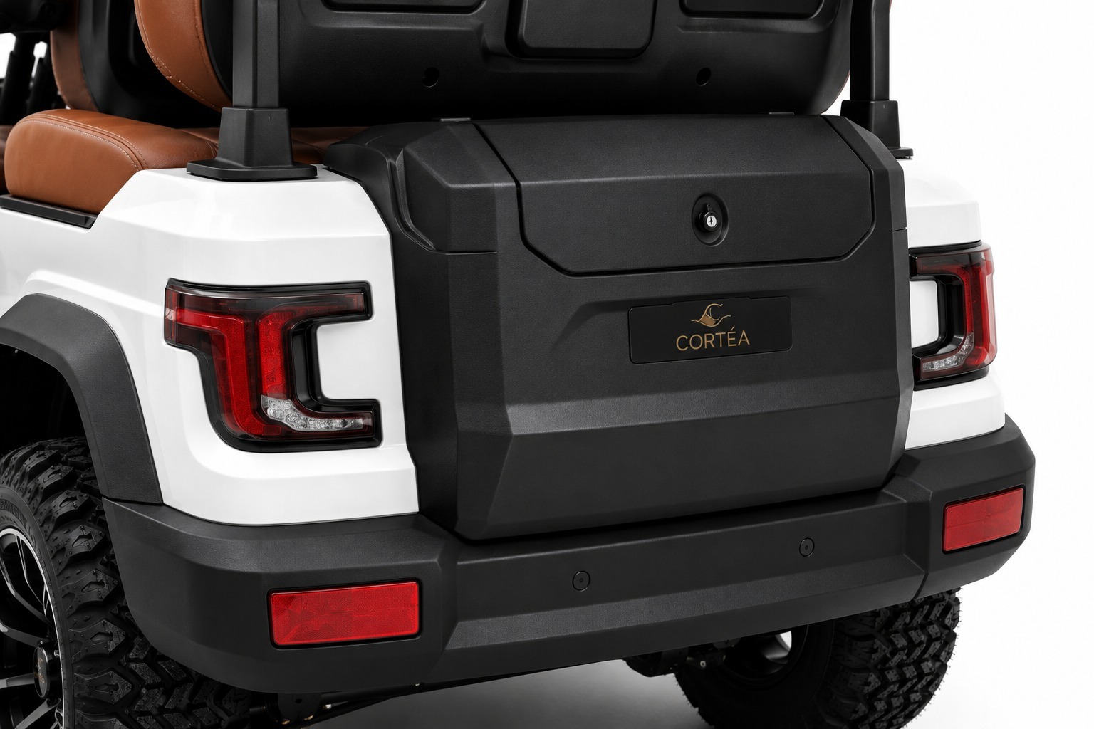 Cortéa Apex lockable rear storage compartment
